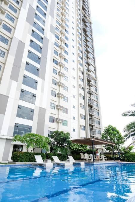 Horizon 101 A10 Shortwalk Robinson'S Mall + Free Wifi+ Netflix Cebu Eksteriør bilde