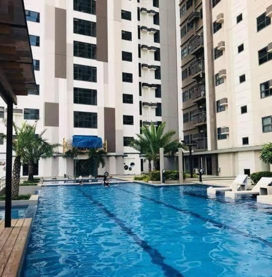 Horizon 101 A10 Shortwalk Robinson'S Mall + Free Wifi+ Netflix Cebu Eksteriør bilde